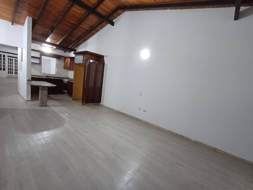 Splendid Family House-  Casa en Urb. Valle de Oro